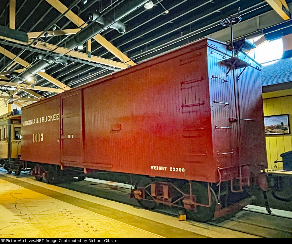 VT 1013 Box Car